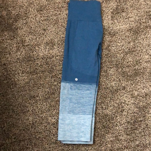 Lululemon ebb to street cropped leggings- EUC!!